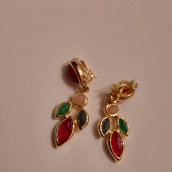Multicolored gold tone clip on earrings - Picture 12 of 13